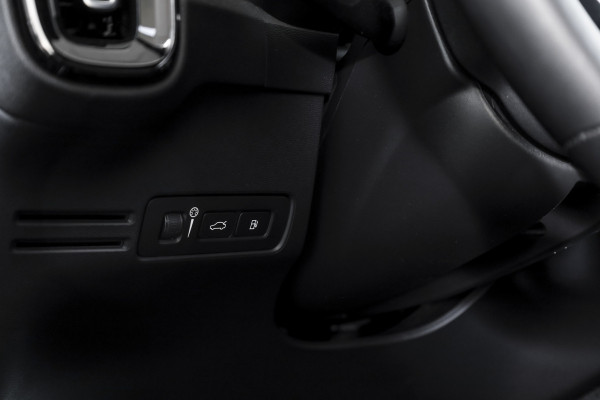 Volvo XC40 1.5 T4 Plug-in hybrid Plus Dark | Dig. Cockpit | Adapt. Cruise | Harman/Kardon | Elek. Stoelen | Stoel-+Stuurverw. | PDC | Camera | NAV+App. Connect | ECC | LM 19" | 2151