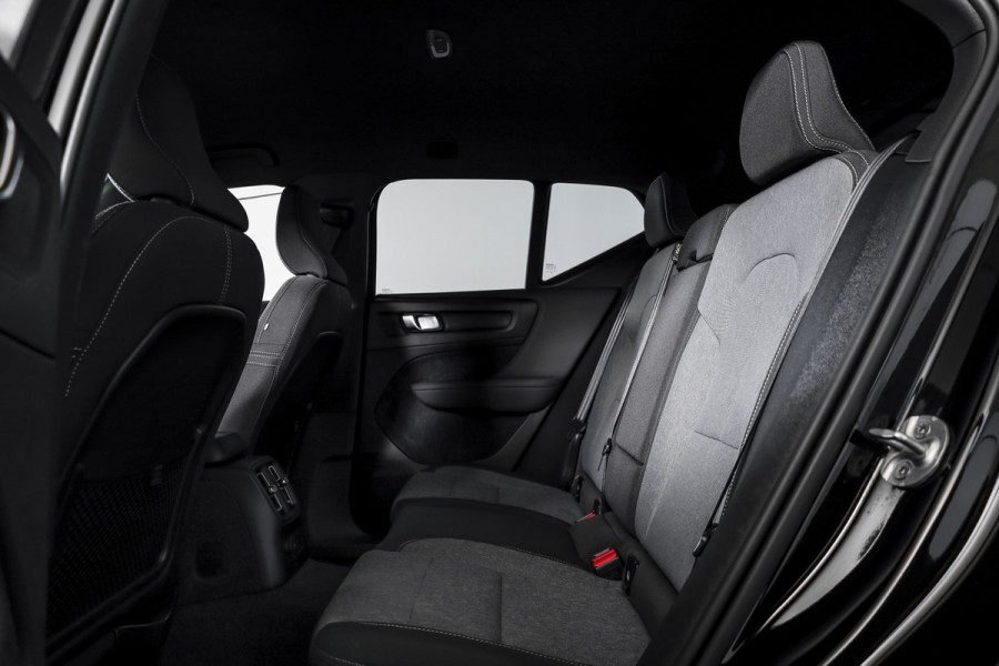 Volvo XC40 1.5 T4 Plug-in hybrid Plus Dark | Dig. Cockpit | Adapt. Cruise | Harman/Kardon | Elek. Stoelen | Stoel-+Stuurverw. | PDC | Camera | NAV+App. Connect | ECC | LM 19" | 2151
