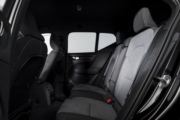 Volvo XC40 1.5 T4 Plug-in hybrid Plus Dark | Dig. Cockpit | Adapt. Cruise | Harman/Kardon | Elek. Stoelen | Stoel-+Stuurverw. | PDC | Camera | NAV+App. Connect | ECC | LM 19" | 2151