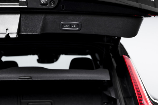 Volvo XC40 1.5 T4 Plug-in hybrid Plus Dark | Dig. Cockpit | Adapt. Cruise | Harman/Kardon | Elek. Stoelen | Stoel-+Stuurverw. | PDC | Camera | NAV+App. Connect | ECC | LM 19" | 2151