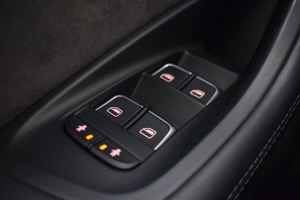 Audi RS6 4.0 V8 TFSI Quattro 605pk Performance | Akrapovič | Keramisch