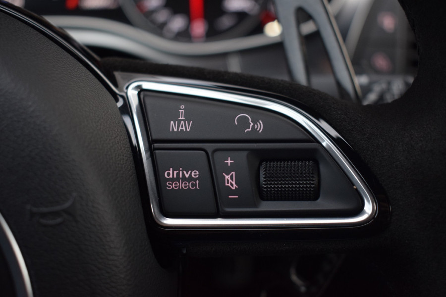 Audi RS6 4.0 V8 TFSI Quattro 605pk Performance | Akrapovič | Keramisch