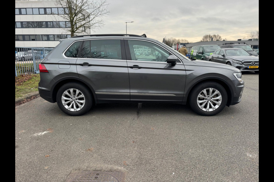 Volkswagen Tiguan 1.4 TSI ACT DSG Panorama 360 Camera Leder memory