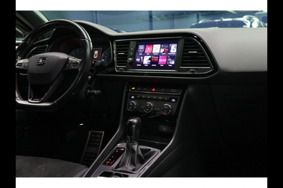 Seat Leon 2.0 TSI CUPRA 300 Panodak Navi Climate Leer Camera Carplay PDC Zwarte binnenhemel LED LM velgen