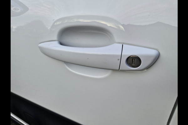 Citroën C3 Shine 1.2 | Trekhaak | Navi |