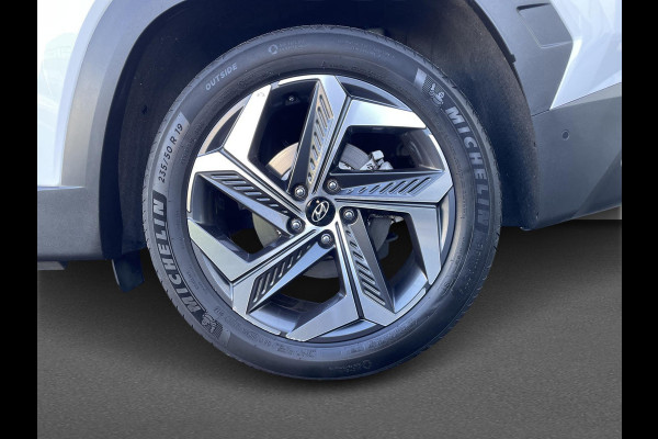 Hyundai Tucson 1.6 T-GDI PHEV Premium Sky 4WD | Glazen schuifkanteldak | Navigatie | Leder