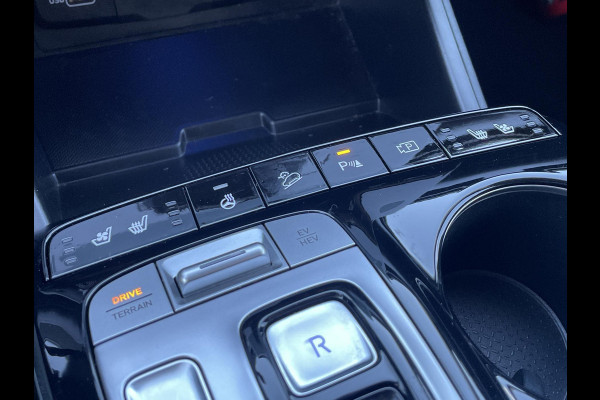 Hyundai Tucson 1.6 T-GDI PHEV Premium Sky 4WD | Glazen schuifkanteldak | Navigatie | Leder