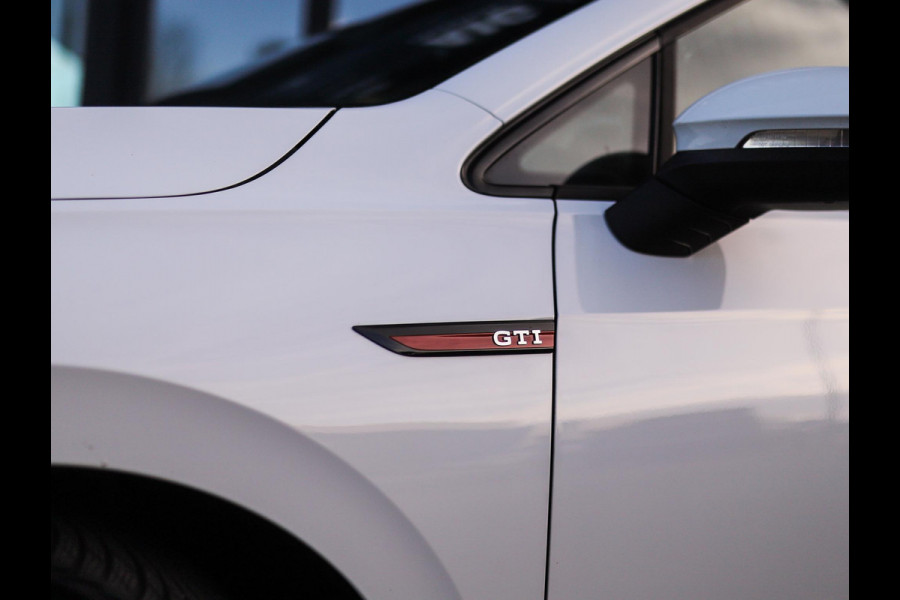 Volkswagen Golf 2.0 TSI GTI IQ-Light | Camera | Stuur/Stoelverw. | ACC