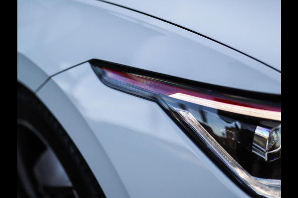 Volkswagen Golf 2.0 TSI GTI IQ-Light | Camera | Stuur/Stoelverw. | ACC