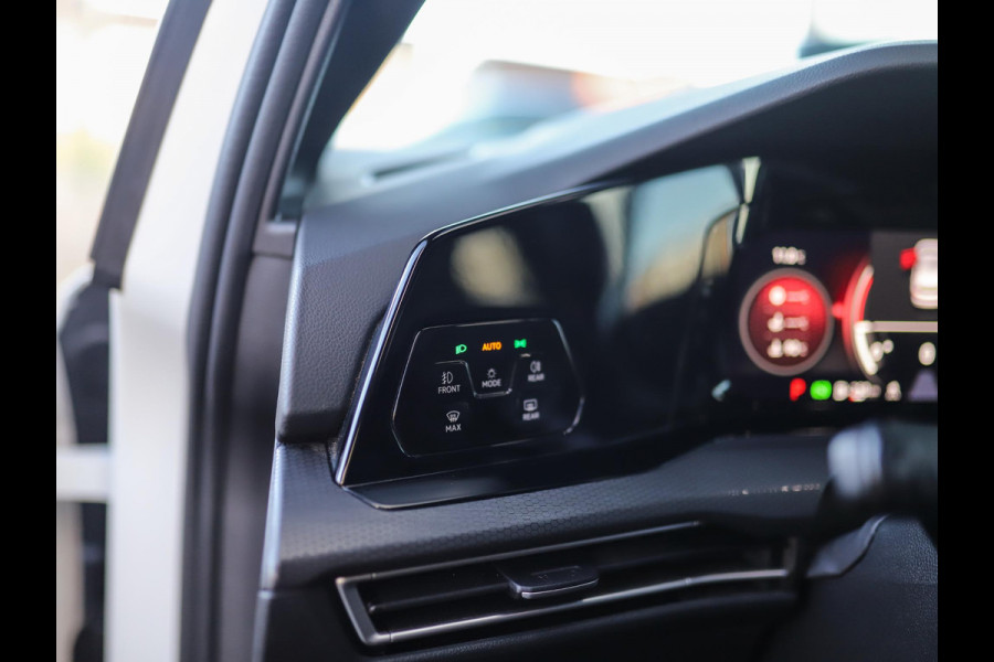 Volkswagen Golf 2.0 TSI GTI IQ-Light | Camera | Stuur/Stoelverw. | ACC