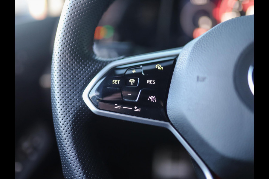 Volkswagen Golf 2.0 TSI GTI IQ-Light | Camera | Stuur/Stoelverw. | ACC