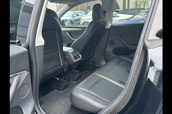 Tesla Model Y Long Range AWD 75 kWh VAN: €40.900,- VOOR: €38.770,- UW EINDEJAARSVOORDEEL: €2.130,- | AFN. TREKHAAK| RIJKLAARPRIJS INCL. TESLA GARANTIE t/m 08-2027/80.000km accu en aandrijflijn t/m 08-2031/192.000km|  20 INCH!| AUTOPILOT|