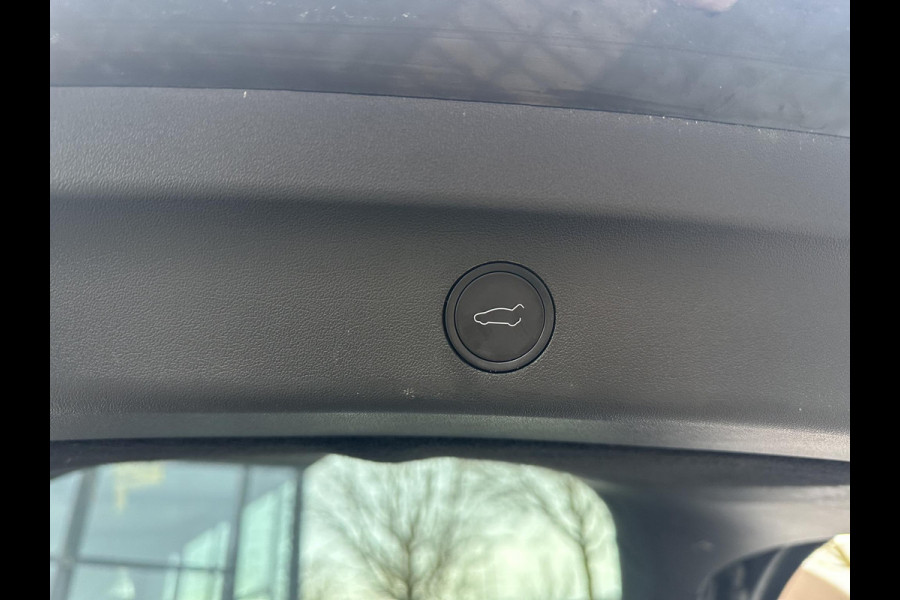 Tesla Model Y Long Range AWD 75 kWh VAN: €40.900,- VOOR: €38.770,- UW EINDEJAARSVOORDEEL: €2.130,- | AFN. TREKHAAK| RIJKLAARPRIJS INCL. TESLA GARANTIE t/m 08-2027/80.000km accu en aandrijflijn t/m 08-2031/192.000km|  20 INCH!| AUTOPILOT|