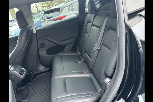 Tesla Model Y Long Range AWD 75 kWh VAN: €40.900,- VOOR: €38.770,- UW EINDEJAARSVOORDEEL: €2.130,- | AFN. TREKHAAK| RIJKLAARPRIJS INCL. TESLA GARANTIE t/m 08-2027/80.000km accu en aandrijflijn t/m 08-2031/192.000km|  20 INCH!| AUTOPILOT|