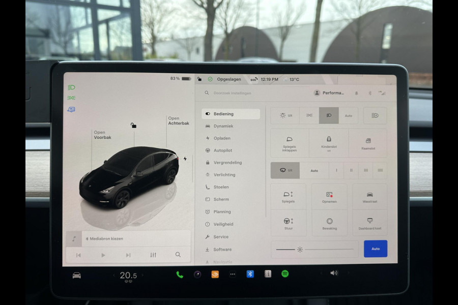 Tesla Model Y Long Range AWD 75 kWh VAN: €40.900,- VOOR: €38.770,- UW EINDEJAARSVOORDEEL: €2.130,- | AFN. TREKHAAK| RIJKLAARPRIJS INCL. TESLA GARANTIE t/m 08-2027/80.000km accu en aandrijflijn t/m 08-2031/192.000km|  20 INCH!| AUTOPILOT|