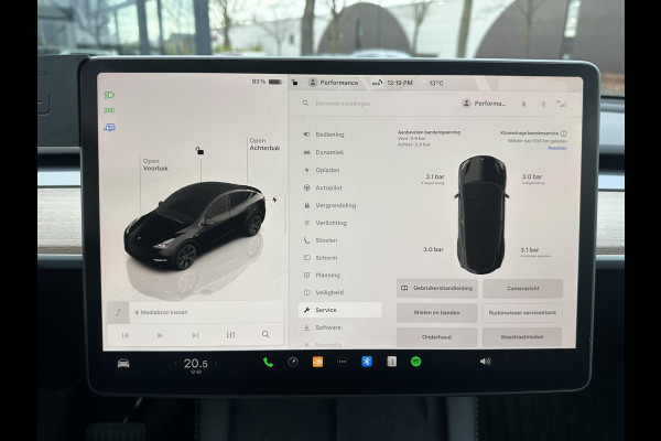 Tesla Model Y Long Range AWD 75 kWh VAN: €40.900,- VOOR: €38.770,- UW EINDEJAARSVOORDEEL: €2.130,- | AFN. TREKHAAK| RIJKLAARPRIJS INCL. TESLA GARANTIE t/m 08-2027/80.000km accu en aandrijflijn t/m 08-2031/192.000km|  20 INCH!| AUTOPILOT|