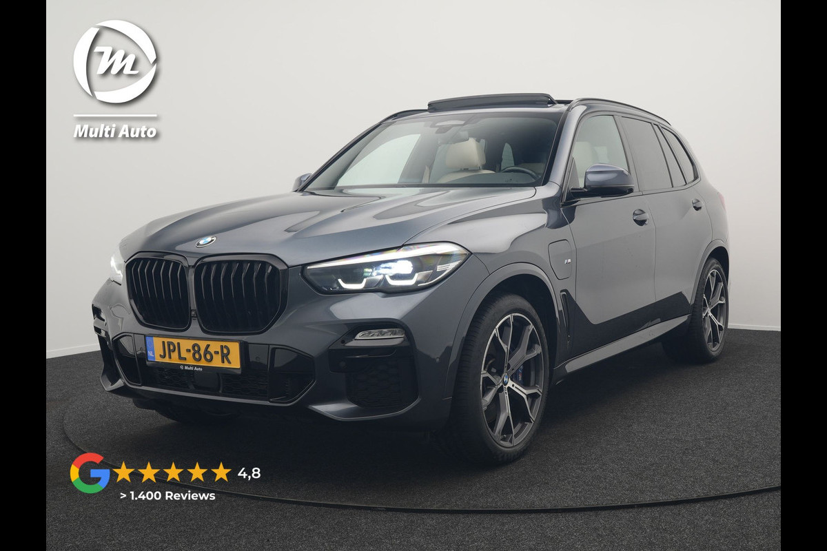 BMW X5 xDrive45e M Sport Plug In Hybrid 395pk Dealer O.H. PHEV | Trekhaak Af Fabriek | Panodak | Soft Close | Luchtvering | 360 Camera | Adaptive Cruise | Harman & Kardon | Lederen Comfortstoelen Memory & Verwarmd | Blis | M Sportstuur Verwarmd |
