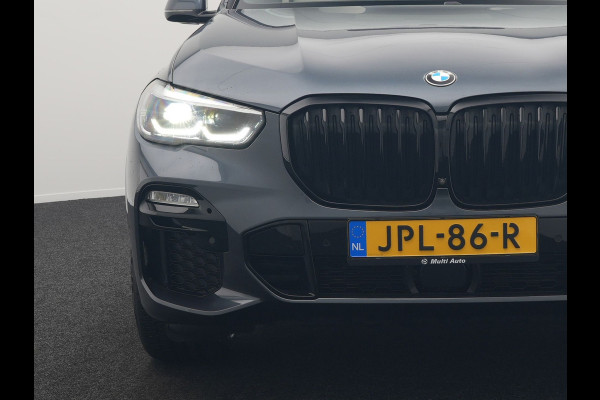 BMW X5 xDrive45e M Sport Plug In Hybrid 395pk Dealer O.H. PHEV | Trekhaak Af Fabriek | Panodak | Soft Close | Luchtvering | 360 Camera | Adaptive Cruise | Harman & Kardon | Lederen Comfortstoelen Memory & Verwarmd | Blis | M Sportstuur Verwarmd |