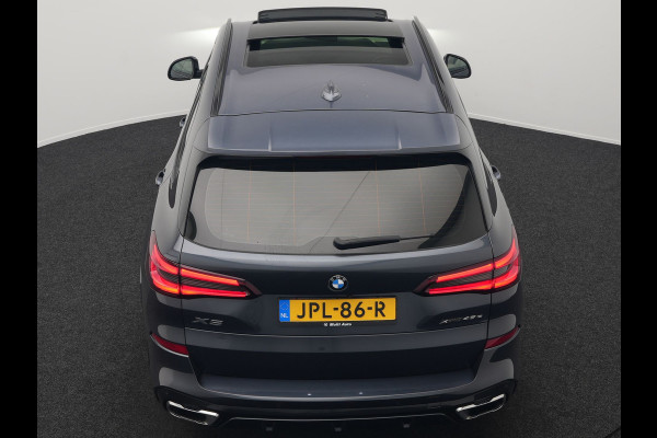 BMW X5 xDrive45e M Sport Plug In Hybrid 395pk Dealer O.H. PHEV | Trekhaak Af Fabriek | Panodak | Soft Close | Luchtvering | 360 Camera | Adaptive Cruise | Harman & Kardon | Lederen Comfortstoelen Memory & Verwarmd | Blis | M Sportstuur Verwarmd |