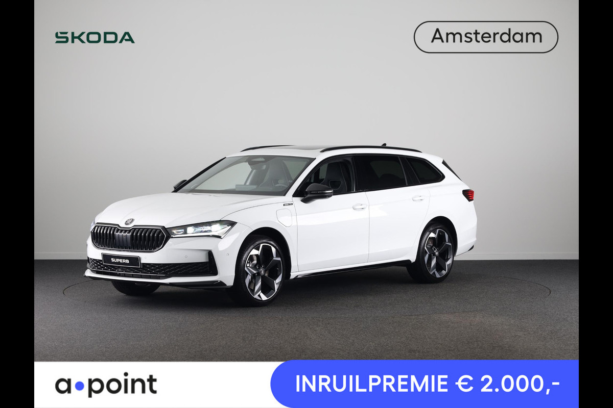 Škoda Superb Combi Sportline Business PHEV 1.5 TSI 204 pk 6 versn. DSG | Panoramadak, elektrisch bedienbaar | Trekhaak, wegklapbaar | Travel Assist Plus Sportline | Dynamic Chassis Control Pakket | CANTON Soundsystem | Lichtmetalen velgen 19 inch Torcular zwart gepolijst