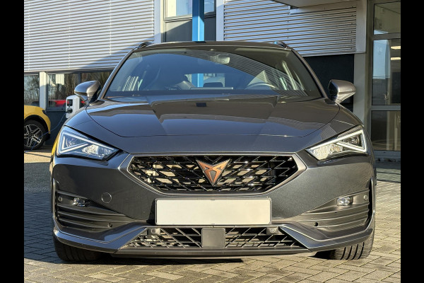 CUPRA Leon Sportstourer 1.4 e-Hybrid Business 204pk PHEV | Achteruitrijcamera | Winterset! | Side-Assist | Navigatie | Climate control |  Stoel- & Stuurverwarming | 18" lichtmetalen velgen |