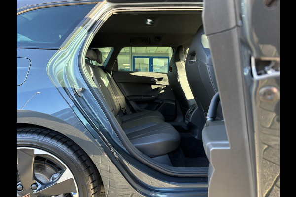 CUPRA Leon Sportstourer 1.4 e-Hybrid Business 204pk PHEV | Achteruitrijcamera | Winterset! | Side-Assist | Navigatie | Climate control |  Stoel- & Stuurverwarming | 18" lichtmetalen velgen |
