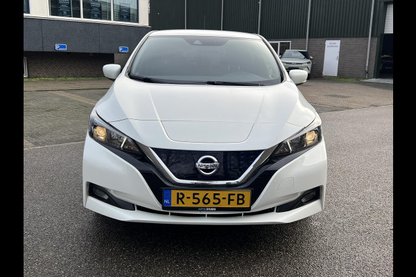 Nissan Leaf Acenta 40 kWh VAN: €15.900,- VOOR: €13.877,- UW EINDEJAARSVOORDEEL: €2.023| CAMERA| CARPLAY/ ANDROID AUTO|  RIJKLAARPRIJS INCL. 12 MND BOVAG GARANTIE|