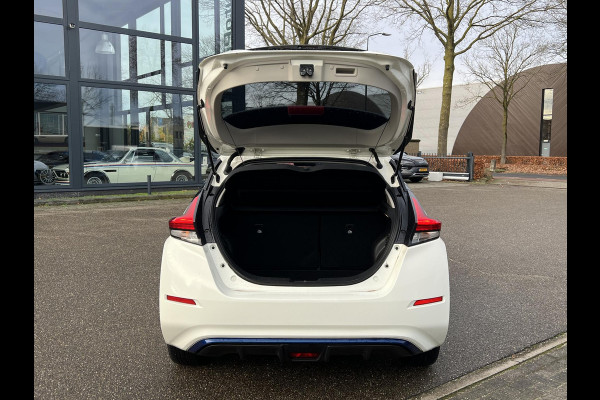 Nissan Leaf Acenta 40 kWh VAN: €15.900,- VOOR: €13.877,- UW EINDEJAARSVOORDEEL: €2.023| CAMERA| CARPLAY/ ANDROID AUTO|  RIJKLAARPRIJS INCL. 12 MND BOVAG GARANTIE|