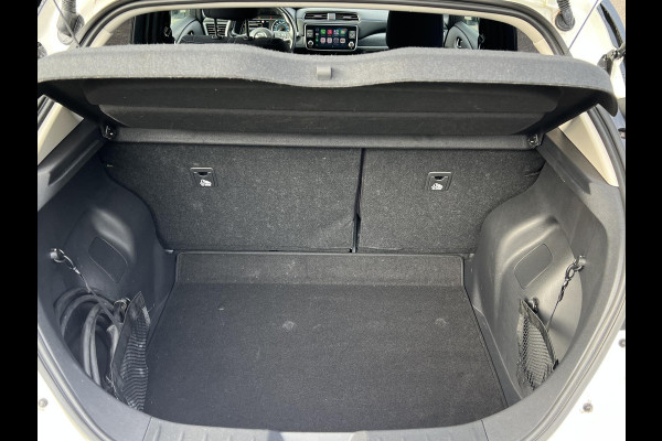 Nissan Leaf Acenta 40 kWh VAN: €15.900,- VOOR: €13.877,- UW EINDEJAARSVOORDEEL: €2.023| CAMERA| CARPLAY/ ANDROID AUTO|  RIJKLAARPRIJS INCL. 12 MND BOVAG GARANTIE|