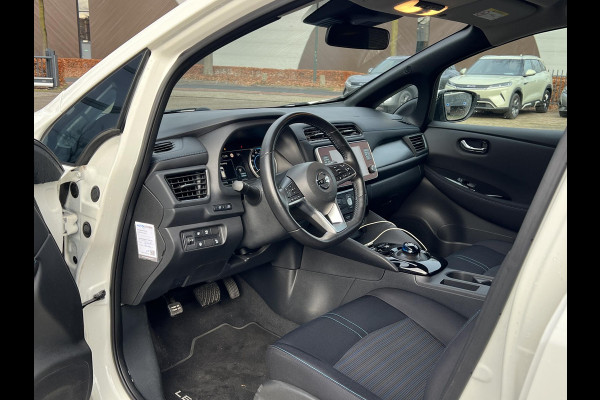 Nissan Leaf Acenta 40 kWh VAN: €15.900,- VOOR: €13.877,- UW EINDEJAARSVOORDEEL: €2.023| CAMERA| CARPLAY/ ANDROID AUTO|  RIJKLAARPRIJS INCL. 12 MND BOVAG GARANTIE|