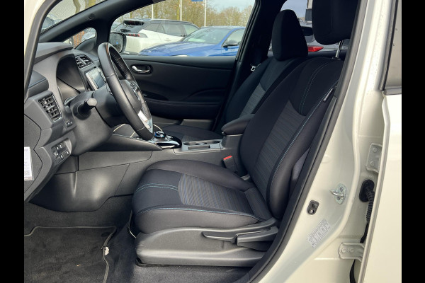 Nissan Leaf Acenta 40 kWh VAN: €15.900,- VOOR: €13.877,- UW EINDEJAARSVOORDEEL: €2.023| CAMERA| CARPLAY/ ANDROID AUTO|  RIJKLAARPRIJS INCL. 12 MND BOVAG GARANTIE|