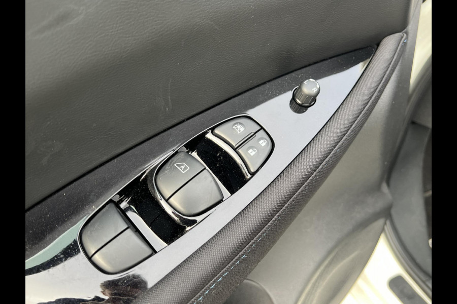 Nissan Leaf Acenta 40 kWh VAN: €15.900,- VOOR: €13.877,- UW EINDEJAARSVOORDEEL: €2.023| CAMERA| CARPLAY/ ANDROID AUTO|  RIJKLAARPRIJS INCL. 12 MND BOVAG GARANTIE|