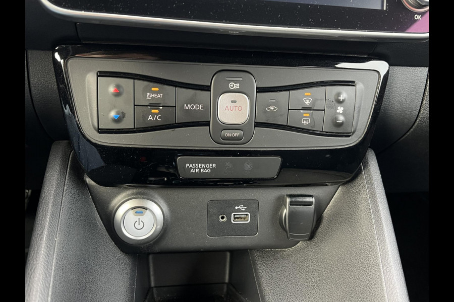 Nissan Leaf Acenta 40 kWh VAN: €15.900,- VOOR: €13.877,- UW EINDEJAARSVOORDEEL: €2.023| CAMERA| CARPLAY/ ANDROID AUTO|  RIJKLAARPRIJS INCL. 12 MND BOVAG GARANTIE|