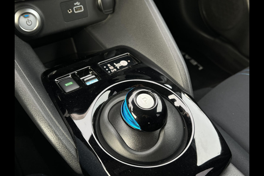 Nissan Leaf Acenta 40 kWh VAN: €15.900,- VOOR: €13.877,- UW EINDEJAARSVOORDEEL: €2.023| CAMERA| CARPLAY/ ANDROID AUTO|  RIJKLAARPRIJS INCL. 12 MND BOVAG GARANTIE|