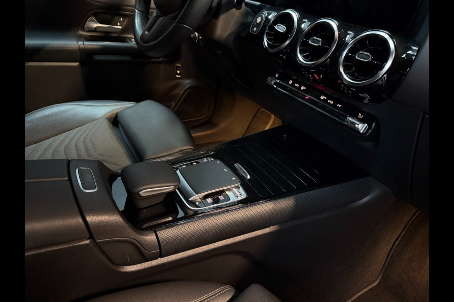 Mercedes-Benz B-Klasse 180 Star Edition Luxury Line 17 inch trekhaak camera