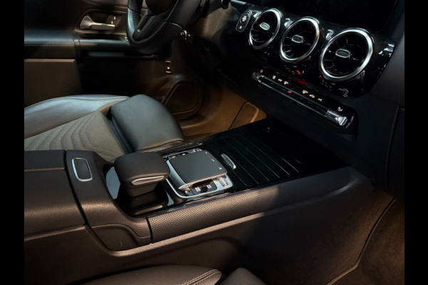 Mercedes-Benz B-Klasse 180 Star Edition Luxury Line 17 inch trekhaak camera