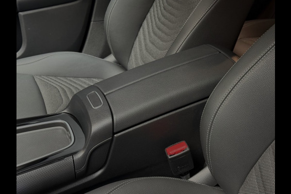 Mercedes-Benz B-Klasse 180 Star Edition Luxury Line 17 inch trekhaak camera