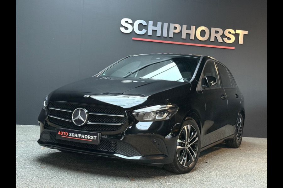 Mercedes-Benz B-Klasse 180 Star Edition Luxury Line 17 inch trekhaak camera