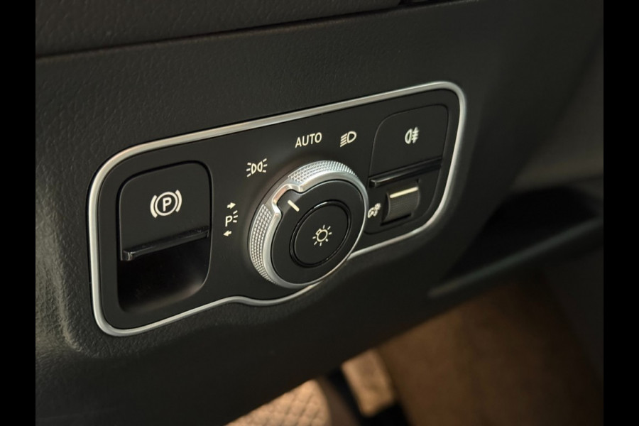 Mercedes-Benz B-Klasse 180 Star Edition Luxury Line 17 inch trekhaak camera