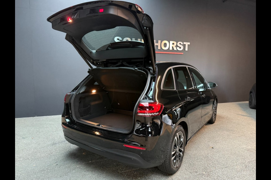 Mercedes-Benz B-Klasse 180 Star Edition Luxury Line 17 inch trekhaak camera