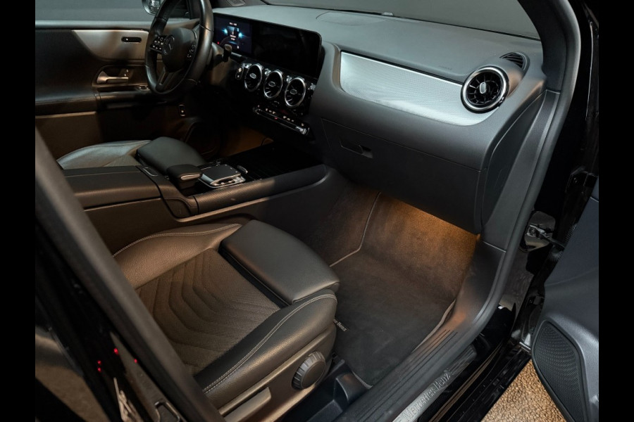 Mercedes-Benz B-Klasse 180 Star Edition Luxury Line 17 inch trekhaak camera