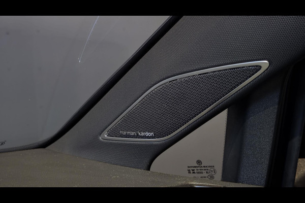Volkswagen Golf 2.0 TSI R 4Motion | Akrapovic | Pano | Leder | IQ Light | Hud | H&K