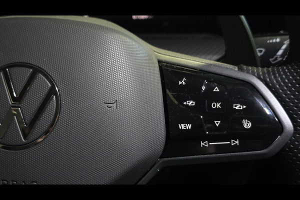 Volkswagen Golf 2.0 TSI R 4Motion | Akrapovic | Pano | Leder | IQ Light | Hud | H&K