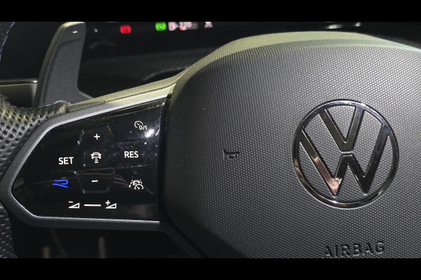 Volkswagen Golf 2.0 TSI R 4Motion | Akrapovic | Pano | Leder | IQ Light | Hud | H&K