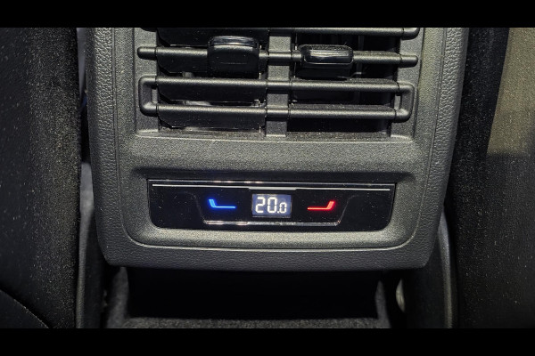 Volkswagen Golf 2.0 TSI R 4Motion | Akrapovic | Pano | Leder | IQ Light | Hud | H&K