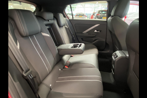 Opel Astra 1.6 TURBO Hybrid 180pk Level 4 (GS) Opel Astra 1.6 TURBO  Hybrid 180pk | Ultimate | Navigatie | Head-up Display | 360° Camera |  Panorama Schuif/kantel dak | Winter Pack | 7,4 kW boordlader |