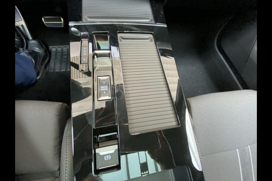 Opel Astra 1.6 TURBO Hybrid 180pk Level 4 (GS) Opel Astra 1.6 TURBO  Hybrid 180pk | Ultimate | Navigatie | Head-up Display | 360° Camera |  Panorama Schuif/kantel dak | Winter Pack | 7,4 kW boordlader |