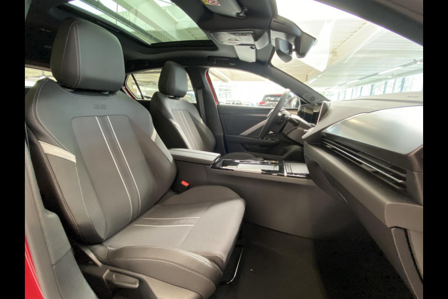 Opel Astra 1.6 TURBO Hybrid 180pk Level 4 (GS) Opel Astra 1.6 TURBO  Hybrid 180pk | Ultimate | Navigatie | Head-up Display | 360° Camera |  Panorama Schuif/kantel dak | Winter Pack | 7,4 kW boordlader |