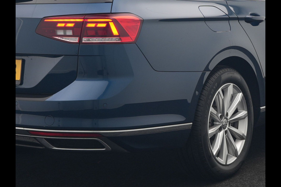Volkswagen Passat Variant 1.4 TSI PHEV GTE Highline Plug In Hyrbid 218pk Dealer O.H PHEV | Panodak | Adaptive Cruise | Alcantara Sportstoelen Massage & Verwarmd | Apple Carplay | Camera | Virtual | Navigatie | Keyless | Blis | DAB |
