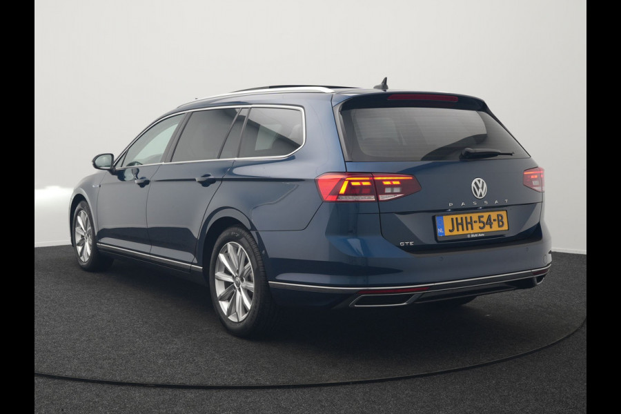 Volkswagen Passat Variant 1.4 TSI PHEV GTE Highline Plug In Hyrbid 218pk Dealer O.H PHEV | Panodak | Adaptive Cruise | Alcantara Sportstoelen Massage & Verwarmd | Apple Carplay | Camera | Virtual | Navigatie | Keyless | Blis | DAB |